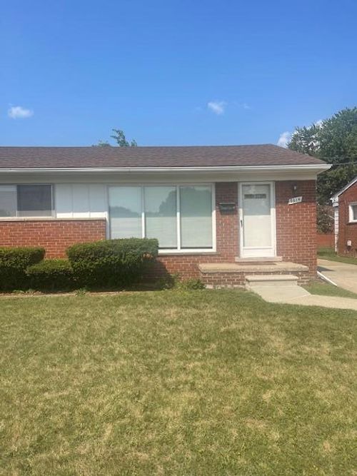 9614 Vine Ave, Allen Park, MI, 48101-1310 | Card Image