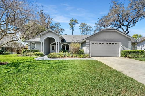 105 Park St, SAFETY HARBOR, FL, 34695-3712 | Card Image