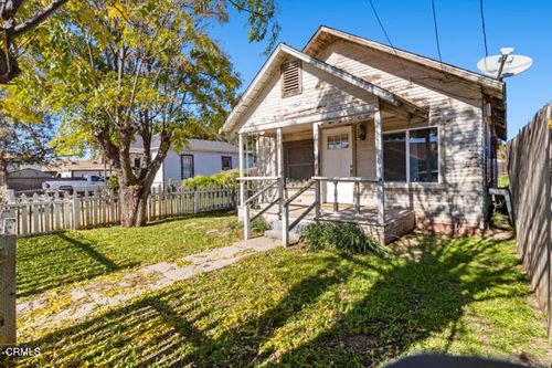 949 Blaine Ave, Fillmore, CA, 93015-1103 | Card Image