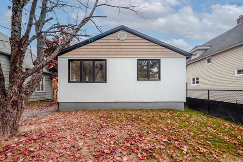 19 Louisa St, Sydney, NS, B1P6E9 | Card Image