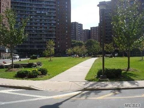 apt-5n-61 98th St, Rego Park, NY, 11374-1436 | Card Image