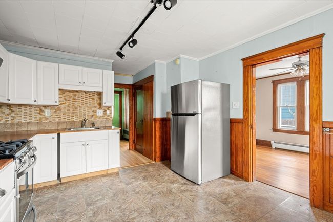 82 Sylvester St, House other with 3 bedrooms, 1 bathrooms and 2 parking in Lawrence MA | Image 18