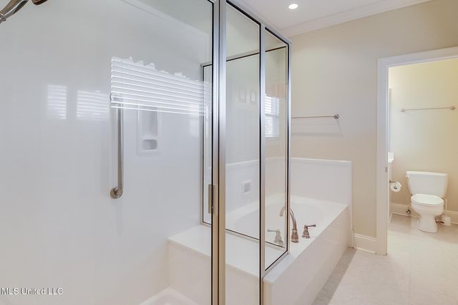 Jack n Jill bath | Image 49