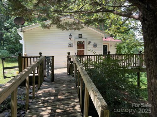 338 New Rd, Robbinsville, NC, 28771-6938 | Card Image