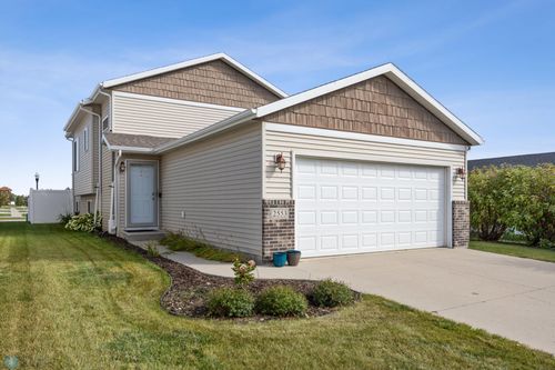2553 54th Ave S, Fargo, ND, 58104-6307 | Card Image