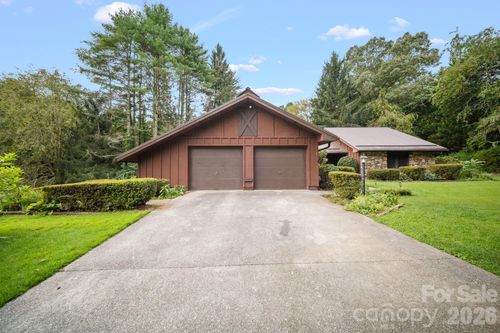 140 Redwood St, Brevard, NC, 28712-8881 | Card Image