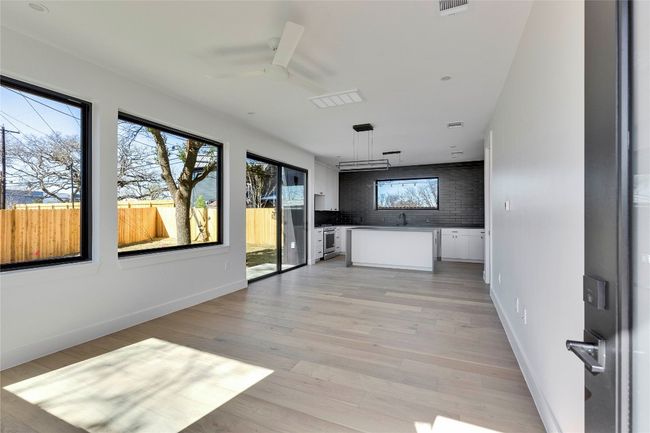 1804 Sylvan Dr, House other with 2 bedrooms, 3 bathrooms and 1 parking in Austin TX | Image 15