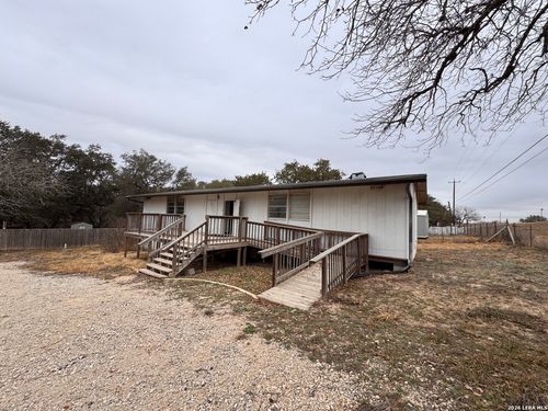 20 Dawnridge Dr, Poteet, TX, 78065-4553 | Card Image