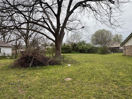 1215 Gessel St, Seminole, OK, 74868-2911 | Card Image