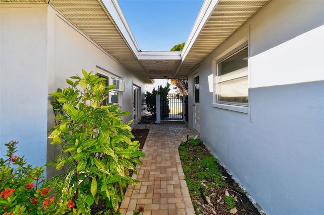568 Johns Pass Ave, House other with 4 bedrooms, 3 bathrooms and null parking in MADEIRA BEACH FL | Image 16