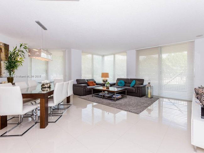 APT-102 - 3370 Ne 190 Th St, Condo with 2 bedrooms, 3 bathrooms and null parking in Aventura FL | Image 32