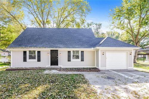 303 E 11th St, Kearney, MO, 64060-8711 | Card Image