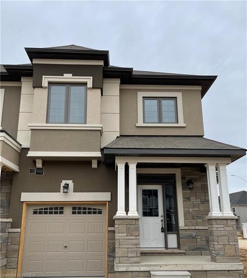 107 Flagg Ave, Paris, ON, N3L0J8 | Card Image