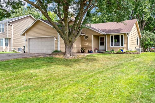 14830 Hayes Rd, Apple Valley, MN, 55124-6324 | Card Image