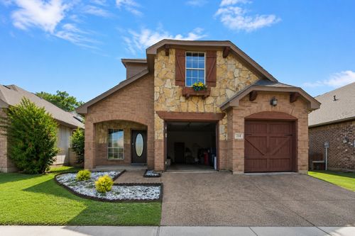 2118 Portwood Way, Fort Worth, TX, 76179-6633 | Card Image