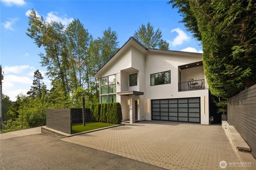 11210 Se 74th St, Newcastle, WA, 98056-1041 | Card Image