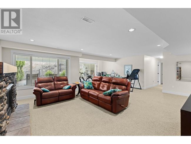1089 Long Ridge Dr, House other with 4 bedrooms, 3 bathrooms and 2 parking in Kelowna BC | Image 30