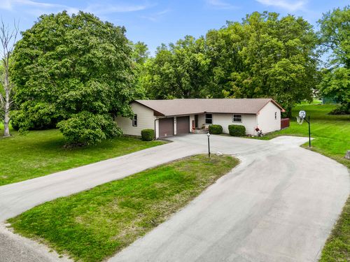 108 Cardinal Dr, Le Roy, IL, 61752-9762 | Card Image