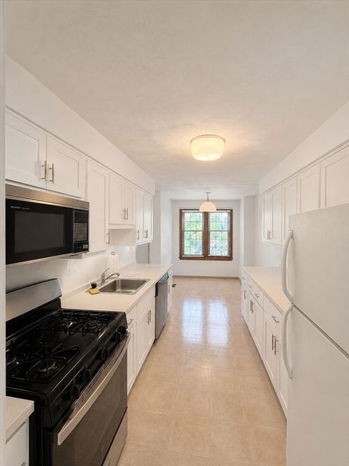 150-150 Apache Way, Tewksbury, MA, 01876-4621 | Card Image