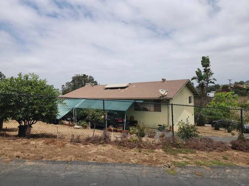 410 Hutchison St, Vista, CA, 92084-1406 | Card Image