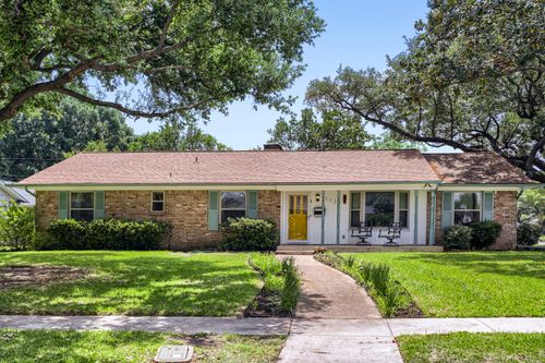 1125 Wildwood Ln, Richardson, TX, 75080-6933 | Card Image