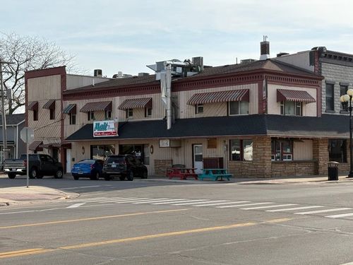 228 W Broad St, Chesaning, MI, 48616-1205 | Card Image