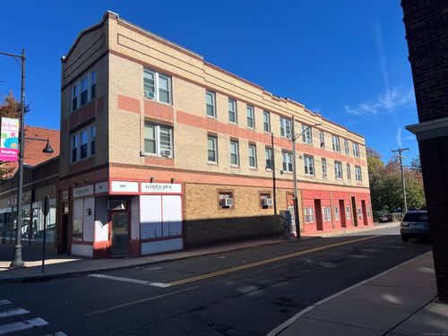 1077 Main St, Manchester, CT, 06040-6015 | Card Image