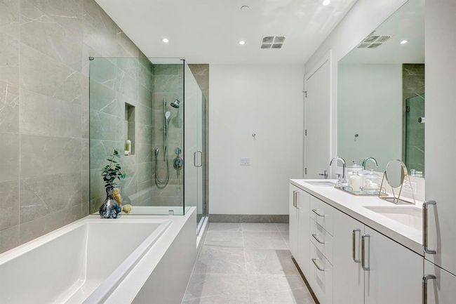 UNIT-605 - 2323 W Main St, Condo with 2 bedrooms, 3 bathrooms and 2 parking in Houston TX | Image 12