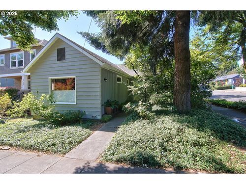 1704 Se Harold St, Portland, OR, 97202-4912 | Card Image