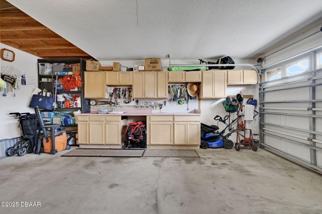Garage | Image 27