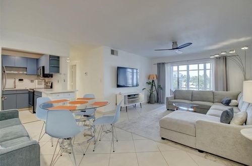 304-3020 Ne 16th Ave, Oakland Park, FL, 33334-5272 | Card Image