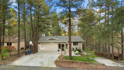 3290 S Gillenwater Dr, Flagstaff, AZ, 86005-8946 | Card Image