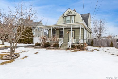 123 Carman St, Patchogue, NY, 11772-3907 | Card Image