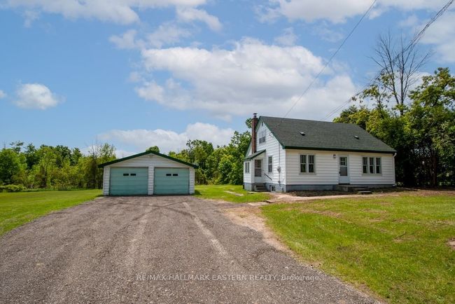 2449 Lansdowne St W, House other with 3 bedrooms, 1 bathrooms and 6 parking in Cavan Monaghan ON | Image 42