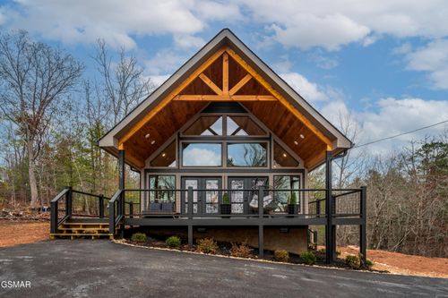 2937 Bear Mountain Ln, Sevierville, TN, 37876-6547 | Card Image