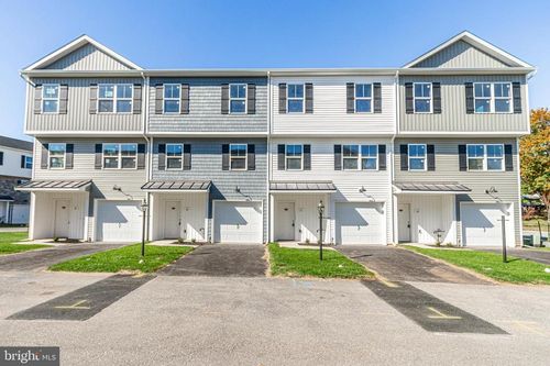 19-19 Landing Pl, YORK, PA, 17408-6375 | Card Image