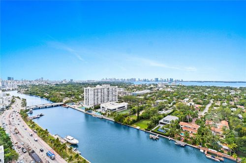 2517-4401 Collins Ave, Miami Beach, FL, 33140-3227 | Card Image