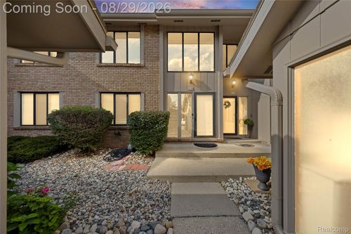 7104 Pebble Park Dr, West Bloomfield, MI, 48322-3505 | Card Image