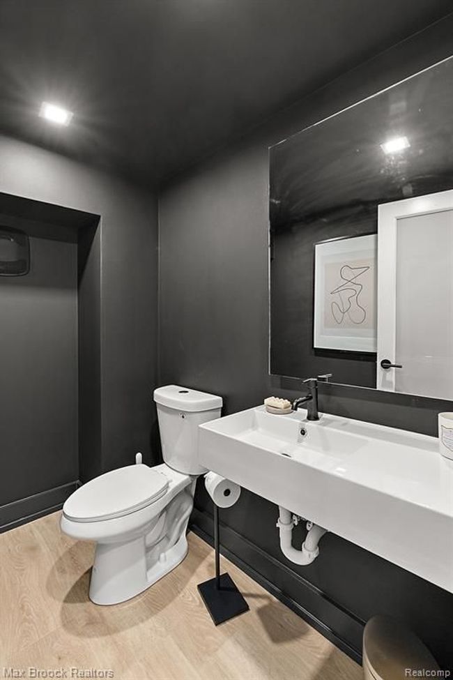 UNIT-18 - 533 E Harrison Ave, Condo with 3 bedrooms, 4 bathrooms and null parking in Royal Oak MI | Image 11
