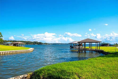 225 Peninsula Dr, Livingston, TX, 77351 | Card Image