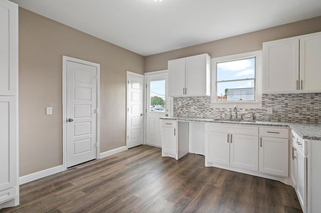 118 W Gandy St, Home with 0 bedrooms, 0 bathrooms and null parking in Denison TX | Image 13