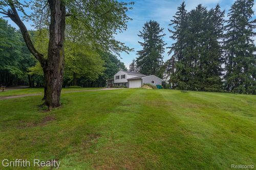13557 Dunham Rd, Hartland, MI, 48353-2313 | Card Image