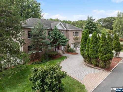 104 Montvale Ave, Montvale, NJ, 07645-1410 | Card Image