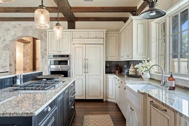 2194 Boot Ranch Cir, House other with 6 bedrooms, 7 bathrooms and null parking in Fredericksburg TX | Image 19