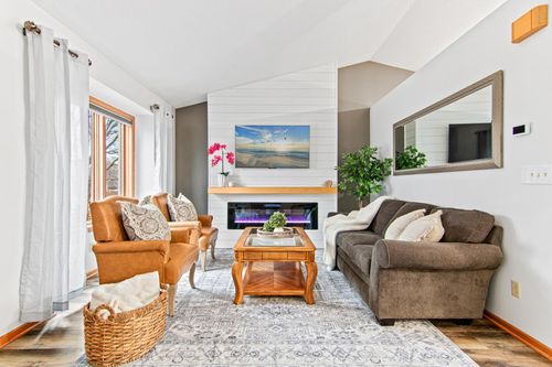 1677 124th Ave Ne, Blaine, MN, 55449-5341 | Card Image