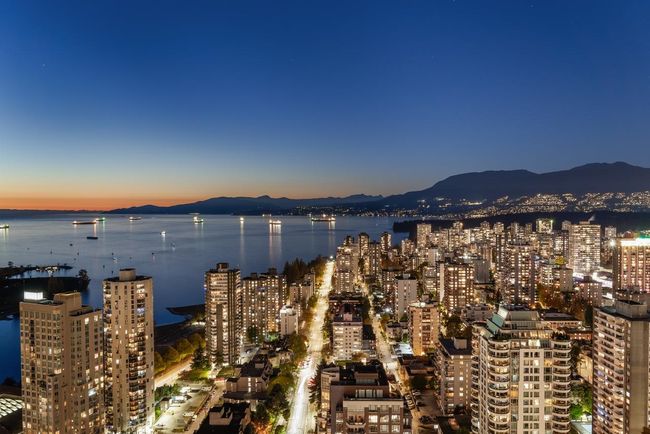 PH3902 - 889 Pacific Street, Condo with 4 bedrooms, 3 bathrooms and 4 parking in Vancouver BC | Image 4