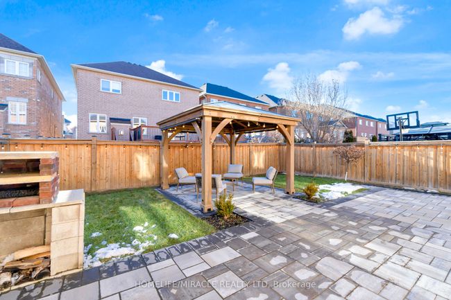 49 Lavallee Cres, House other with 6 bedrooms, 5 bathrooms and 4 parking in Brampton ON | Image 40