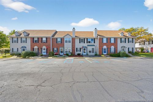 11 Goldsmith Ct, Washingtonville, NY, 10992-1249 | Card Image