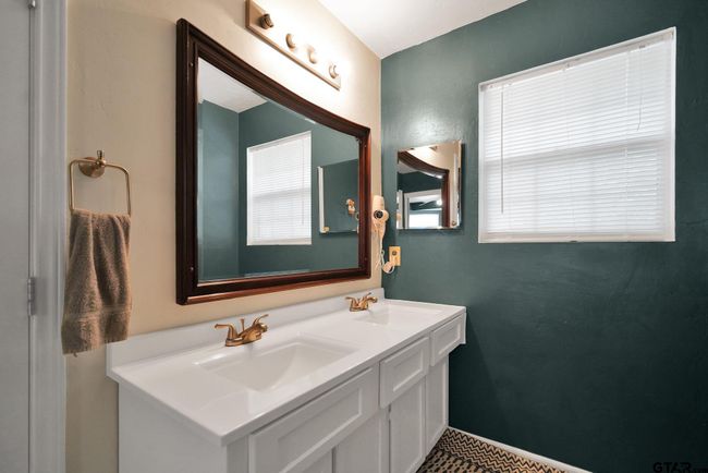 144 Pine Branch Gln, House other with 3 bedrooms, 3 bathrooms and null parking in Holly Lake Ranch TX | Image 24