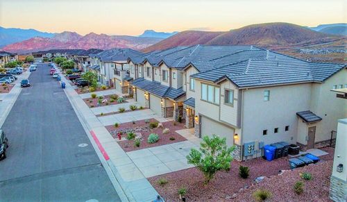334 N 2020 W, Hurricane, UT, 84737-2677 | Card Image
